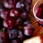 Hemlagat vin av druvor Gör vin av druvor hemma