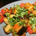 Зеленчукова яхния с патладжан и тиквички: нови вкусове на известното ястие Зеленчукова яхния с патладжан и тиквички