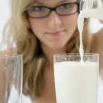 Може ли акнето да идва от мляко и млечни продукти?