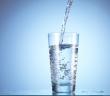 Schudnite pitím vody